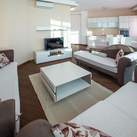 Becici -Lux Apartman Bagian luar foto