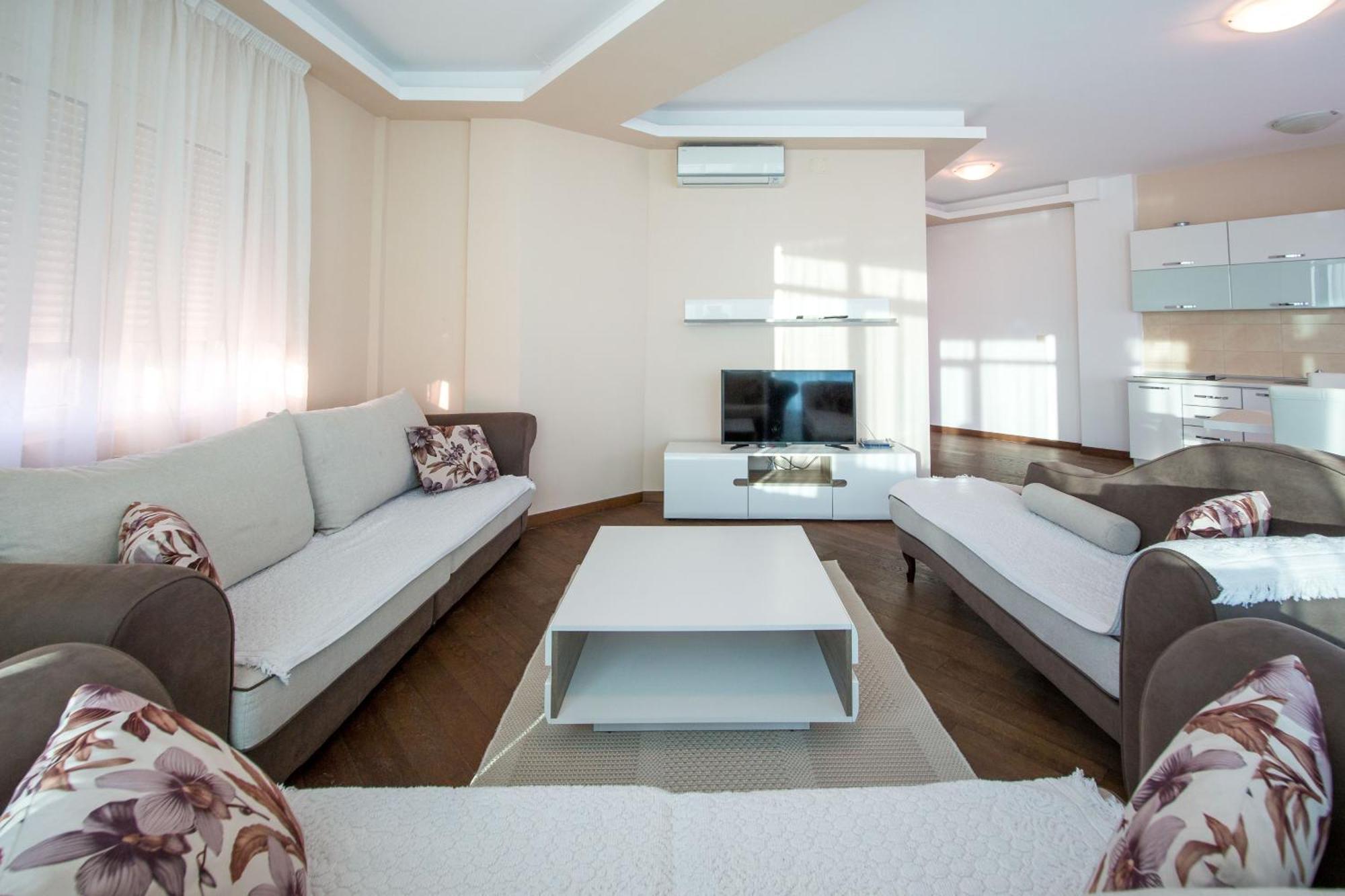 Becici -Lux Apartman Bagian luar foto