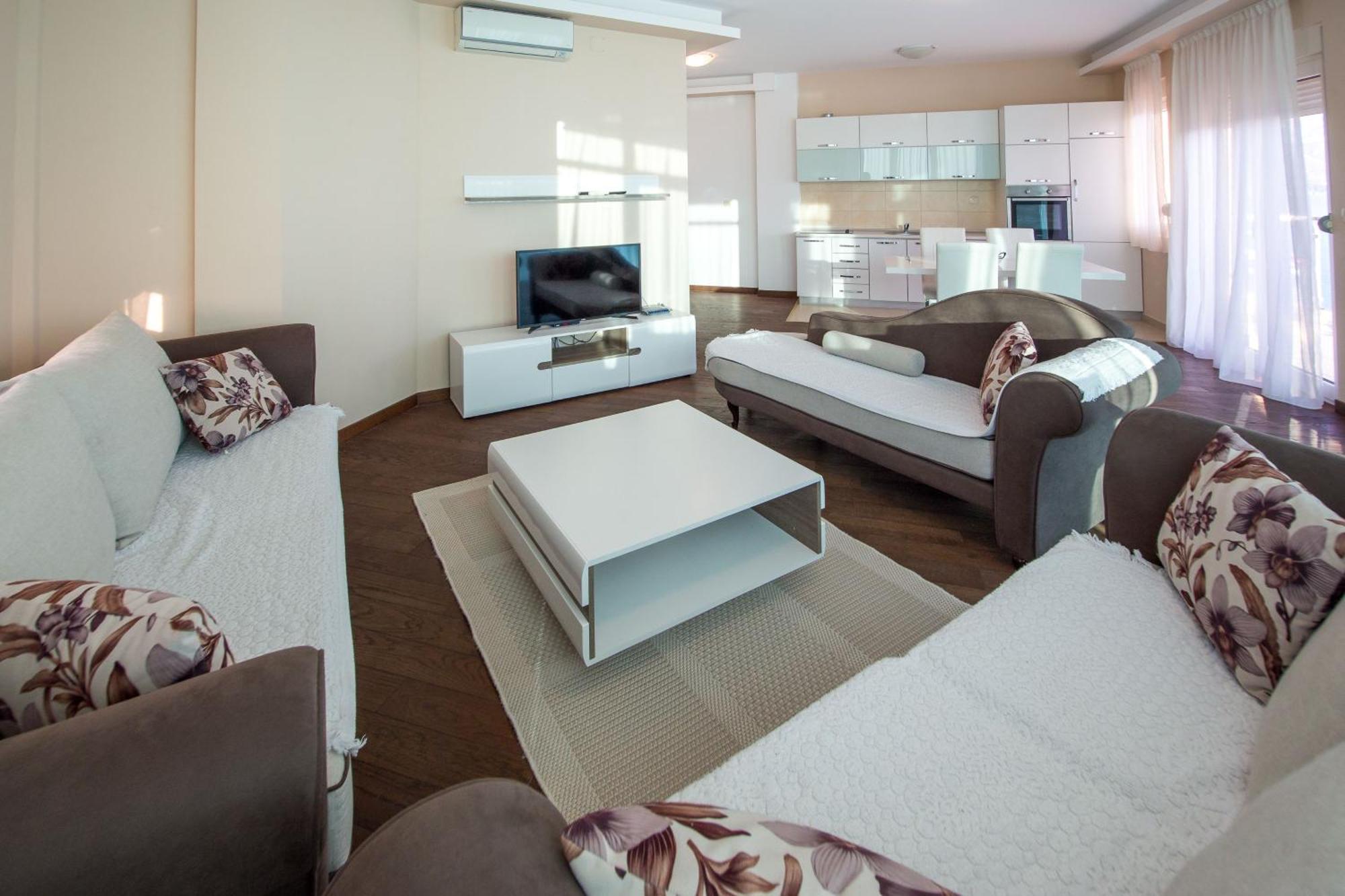 Becici -Lux Apartman Bagian luar foto